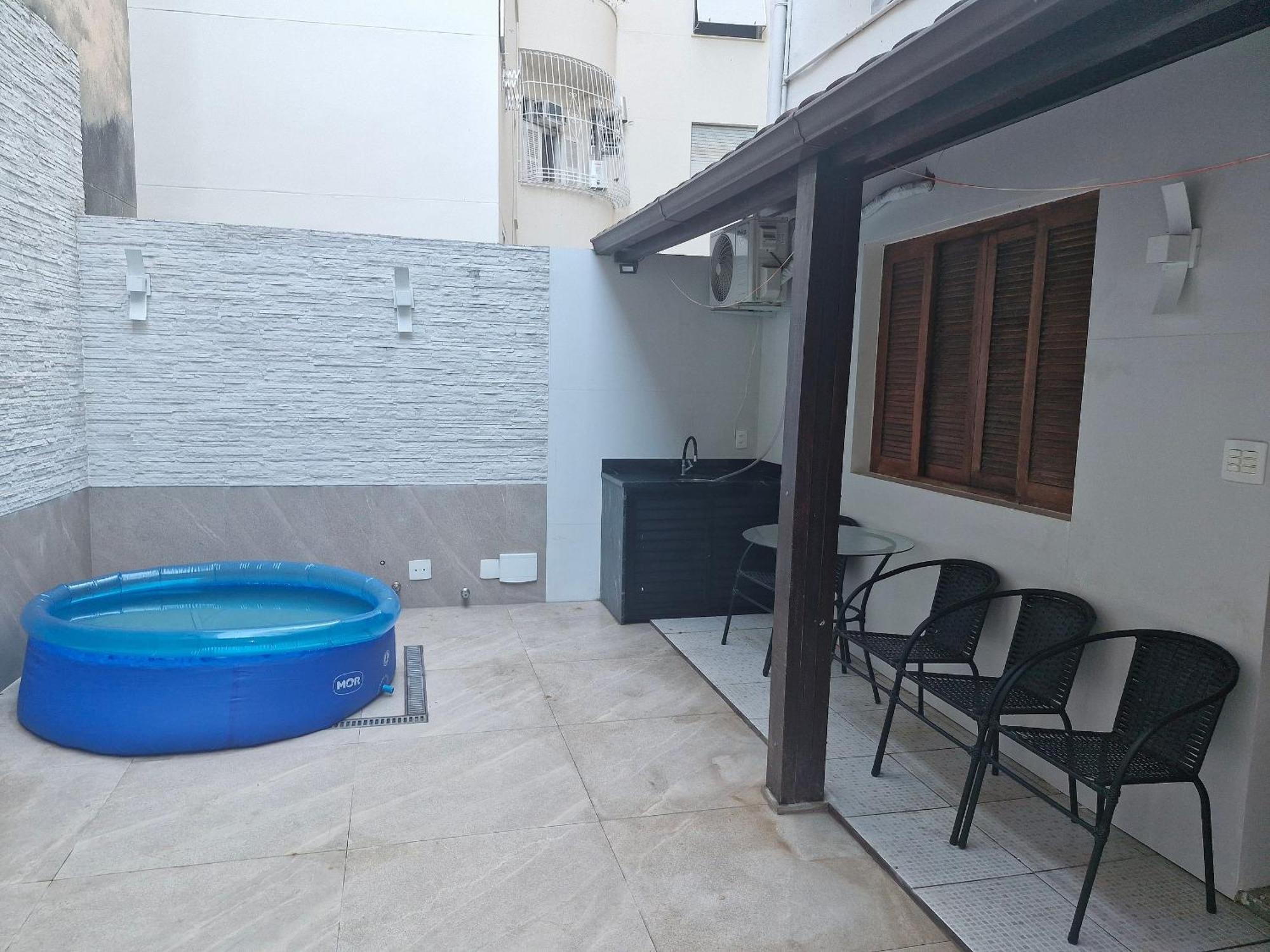 Apto Em Copacabana Com Area Externa
